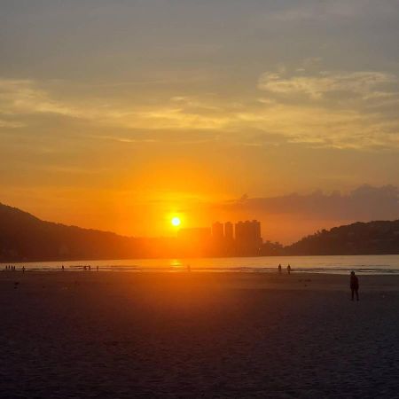 Apartamento Amplo E Belissimo! - 3 Quadras Do Mar! Guarujá Kültér fotó
